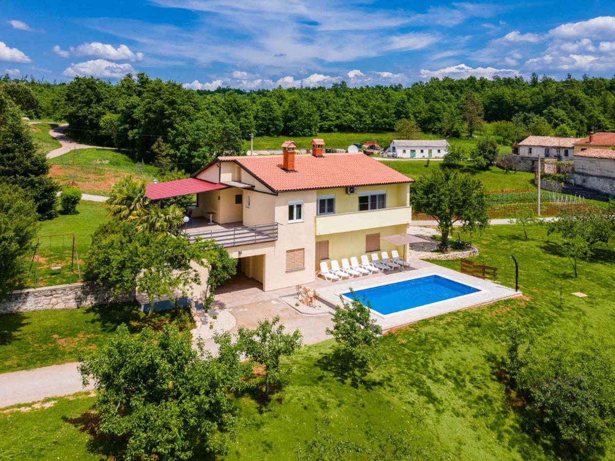Holiday Home Larisa - Ipc141 By Interhome Pićan Εξωτερικό φωτογραφία